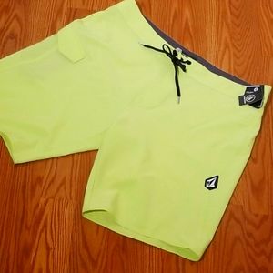 New with tags volcom‎ broadshorts 38